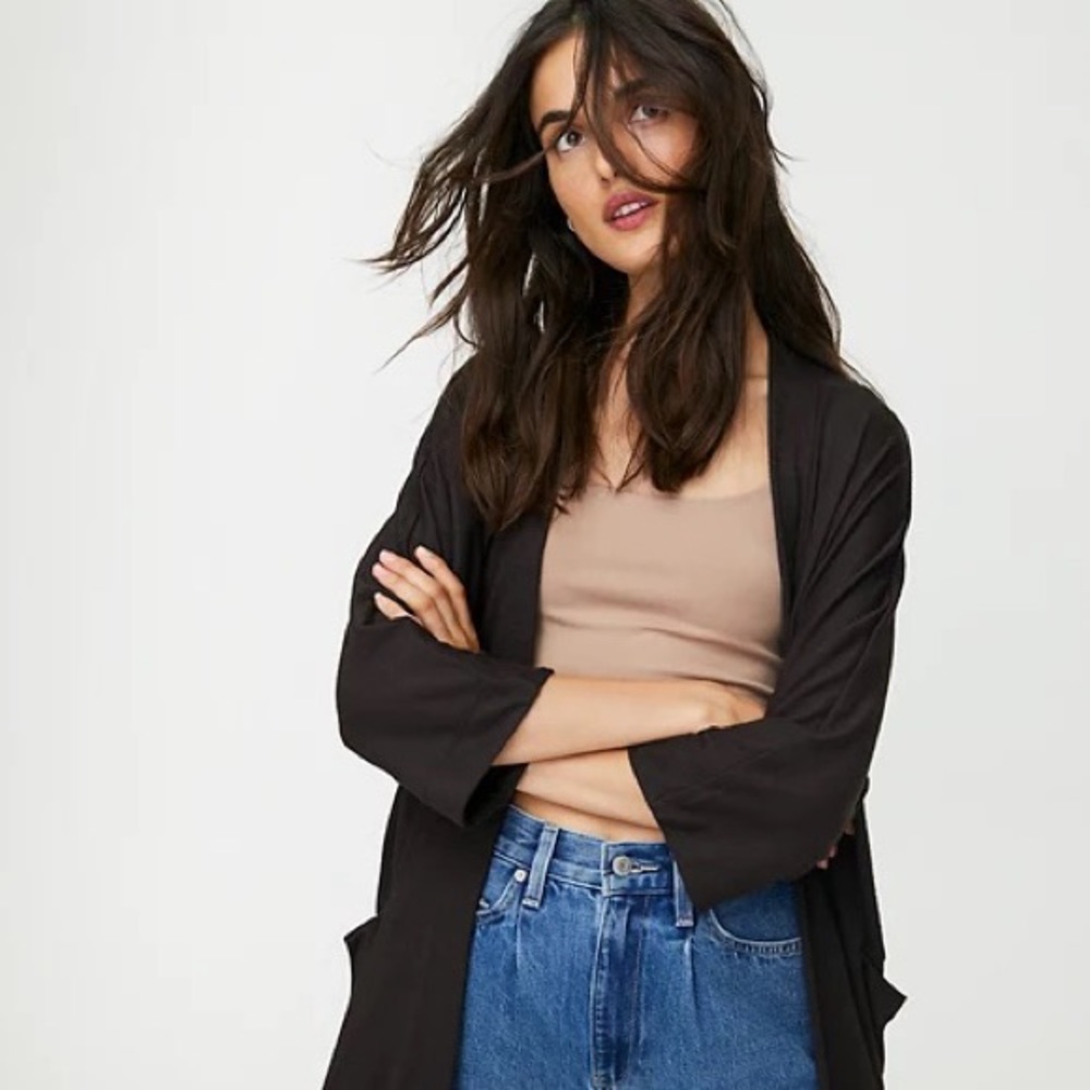 Aritzia || Wilfred Free Black Lux Jersey Dilone Tie Robe Sweater